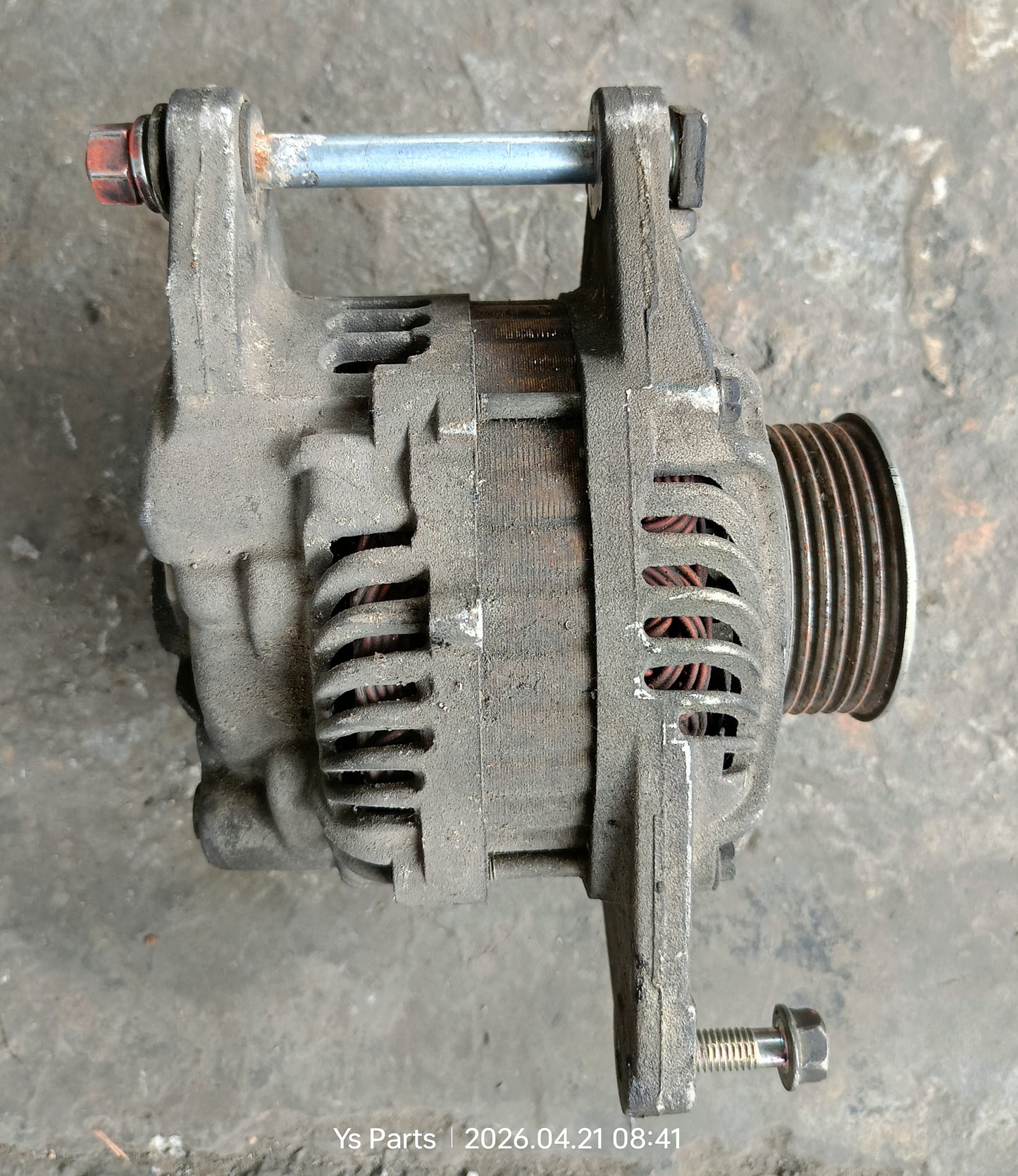 MITSUBISHI TRITON ALTERNATOR (1800A007)