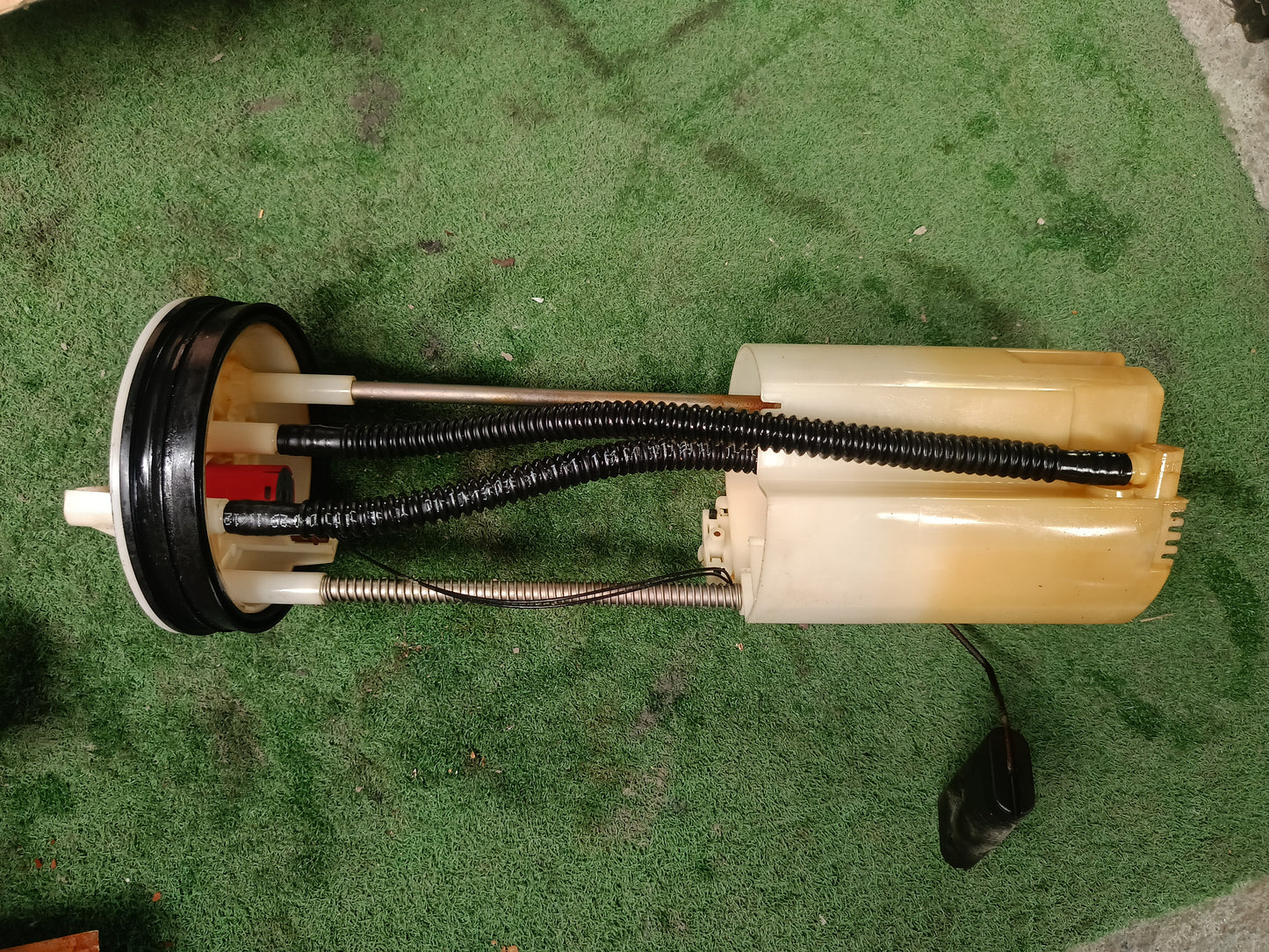 NISSAN NAVARA D40 FUEL PUMP (25060-EB70D)