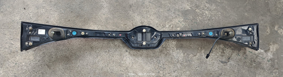 TOYOTA VELOZ TAIL GATE LIGHT (81580-BZ190)