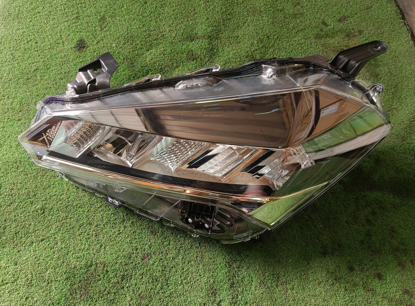 PERODUA MYVI 2021 HEAD LAMP WITH LED LEFT (PDV02G-4031A-LOND)