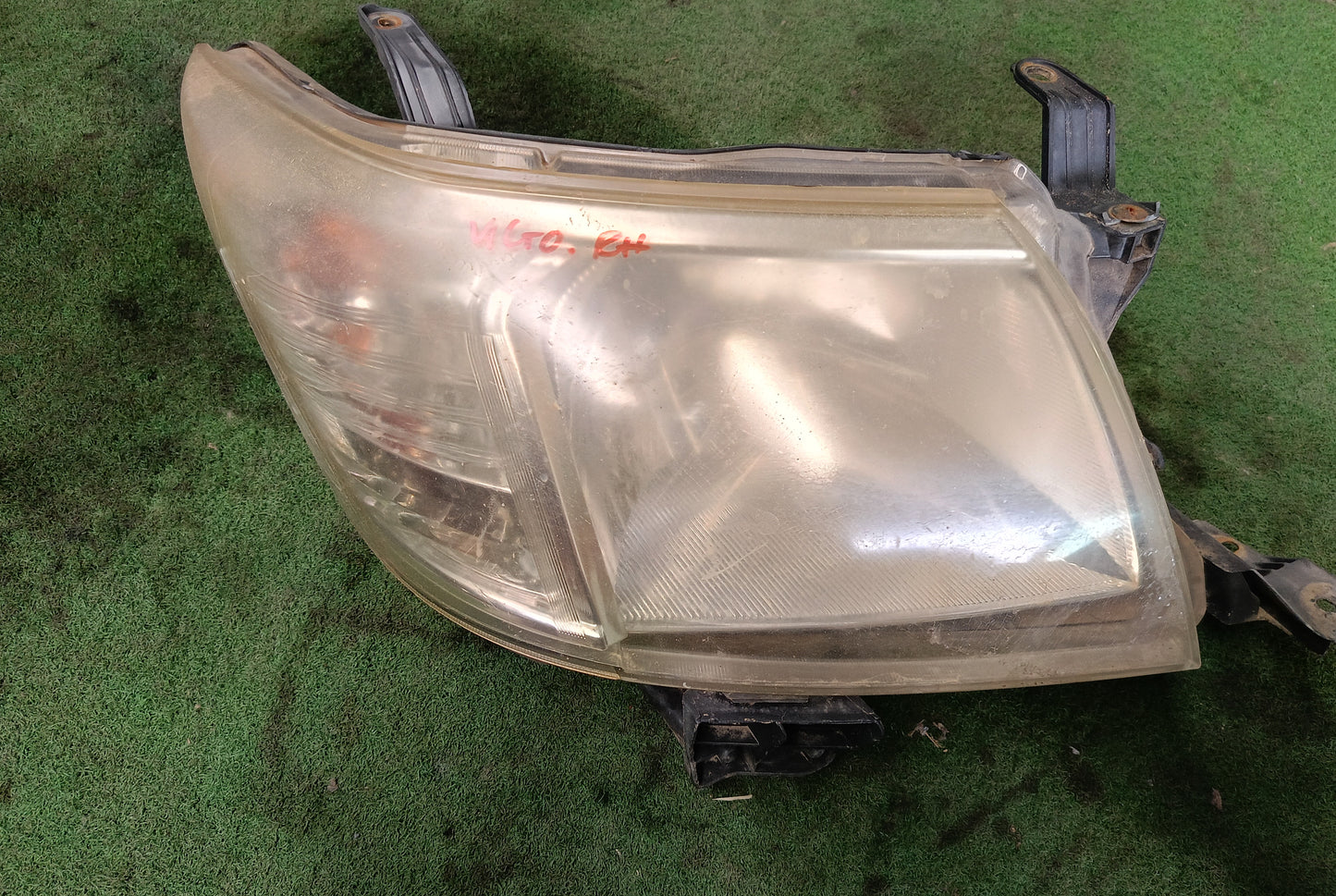 TOYOTA VIGO HEAD LAMP RH (HL00106)
