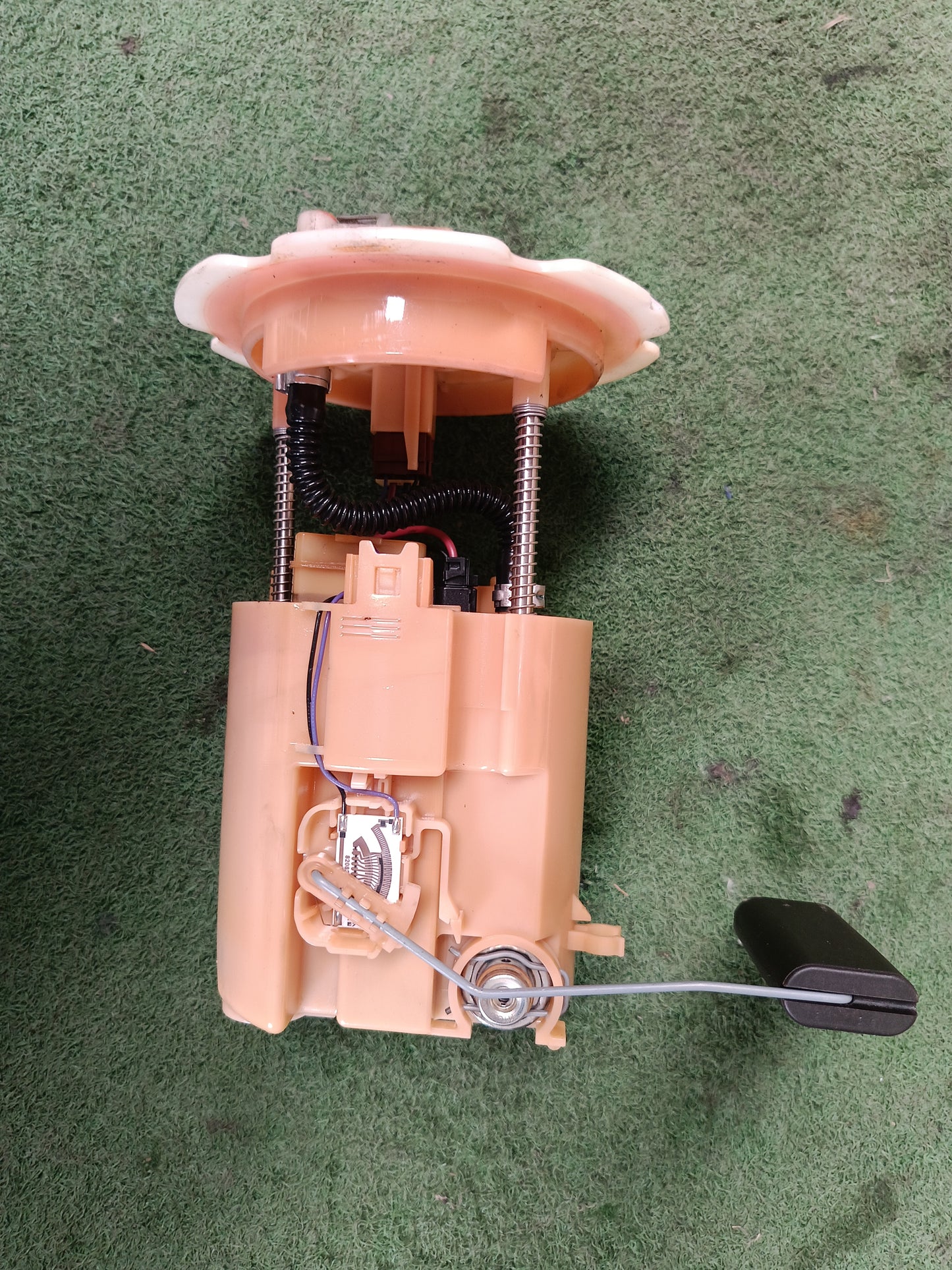 NISSAN SERENA FUEL PUMP (17040-1VA0A)
