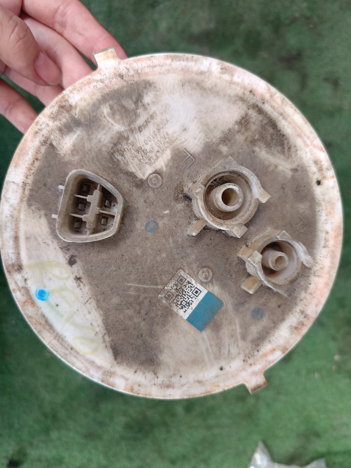 TOYOTA HILUX REVO PICKUP N1 FUEL PUMP (77010-0K200)