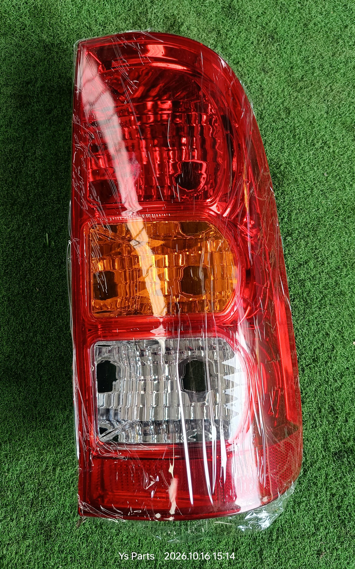 TOYOTA HILUX VIGO (KUN25) 2005 2/4 DOOR TAIL LAMP RH (NEW) (TYN07A-4036A-RNNX)