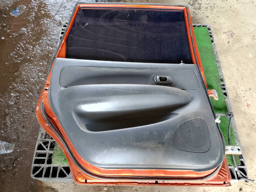 TOYOTA AVANZA DOOR PANEL RLH COMPLETE (DP00270)