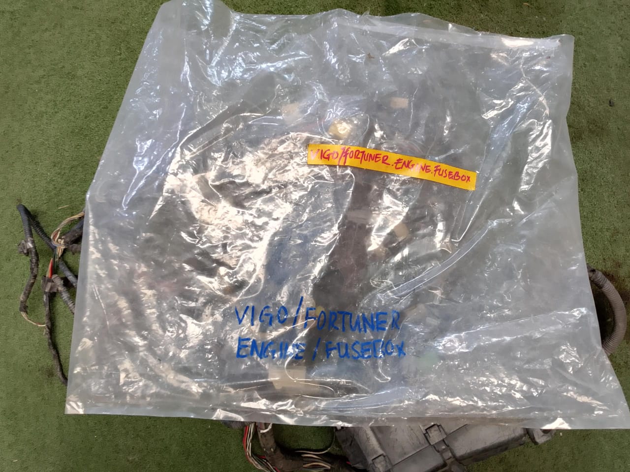 TOYOTA HILUX VIGO / FORTUNER ENGINE / FUSEBOX WIRING (WRG0103)