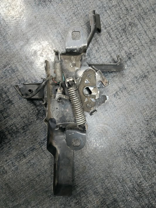 D-MAX ITEQ FRONT BONNET LOCK (BL00023)