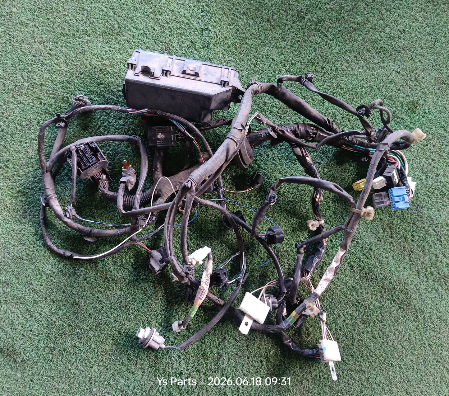 PERODUA AXIA MT FUSEBOX WIRING (82112-BZ470) (ADA SOKET PECAH)