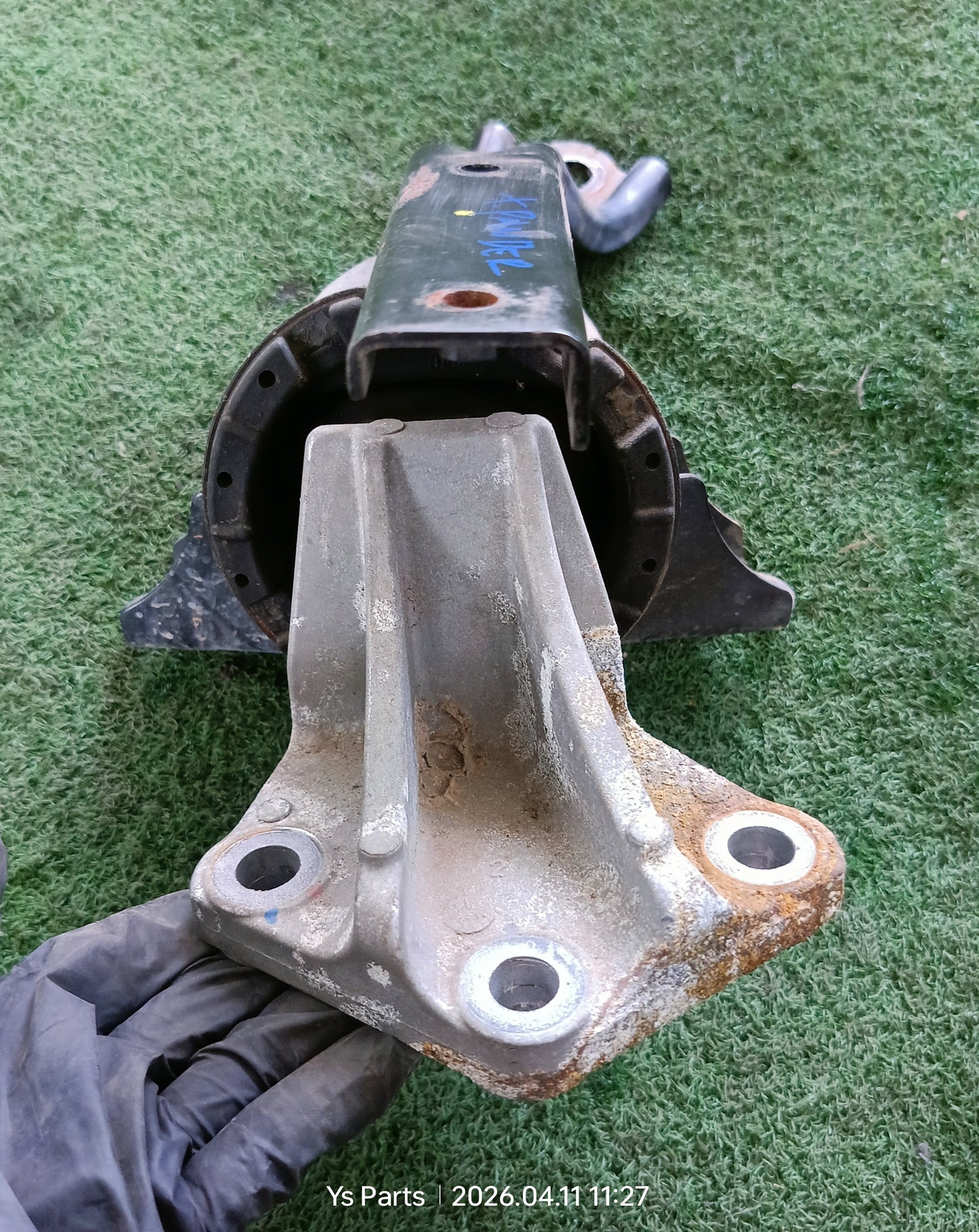 MITSUBISHI XPANDER GEARBOX MOUNTING (EM0076)