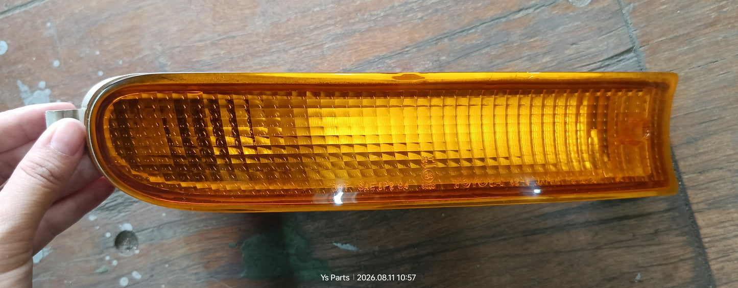 TOYOTA RAV4 SIGNAL LAMP RH (NEW) (81520-42030)