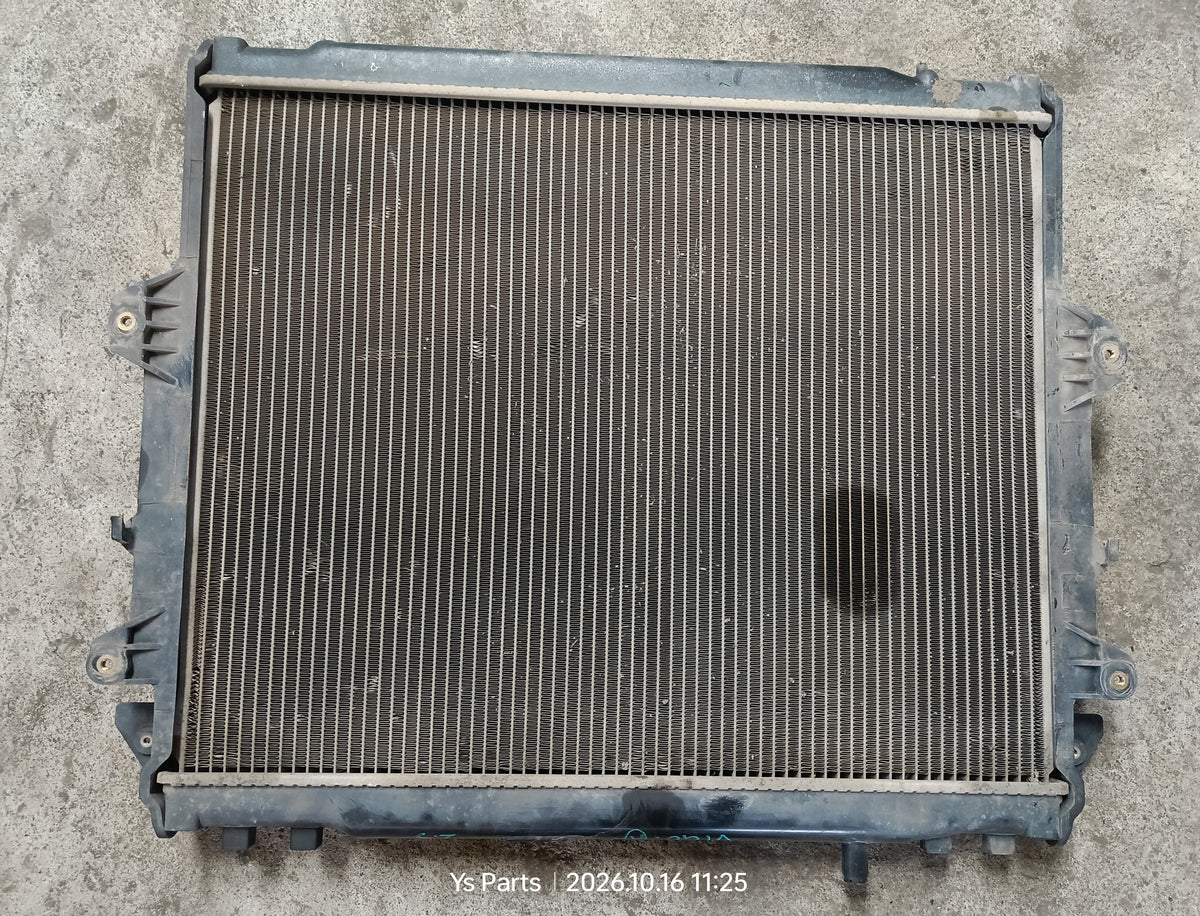 TOYOTA HILUX VIGO 2.5 AT RADIATOR (RAD035)