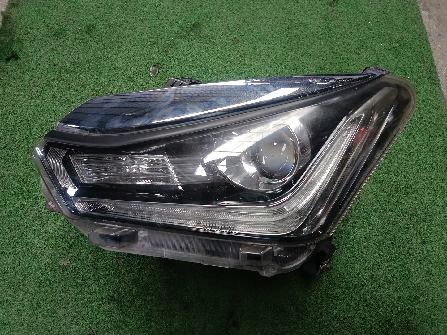 ISUZU D-MAX VCROSS 16-20 HEAD LAMP FULL LED LH (HL0096)