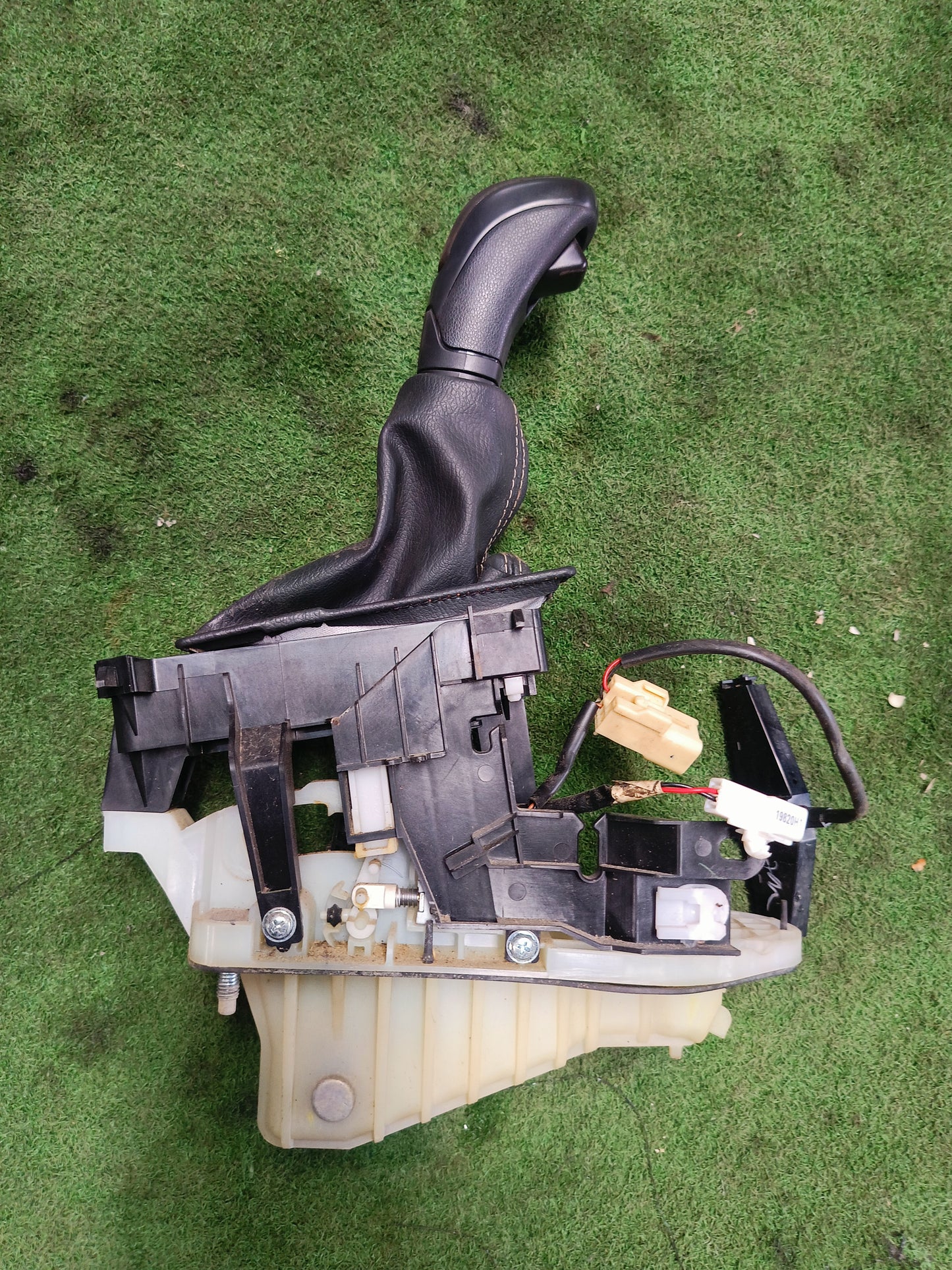 PERODUA BEZZA GEAR LEVEL (GL0056)