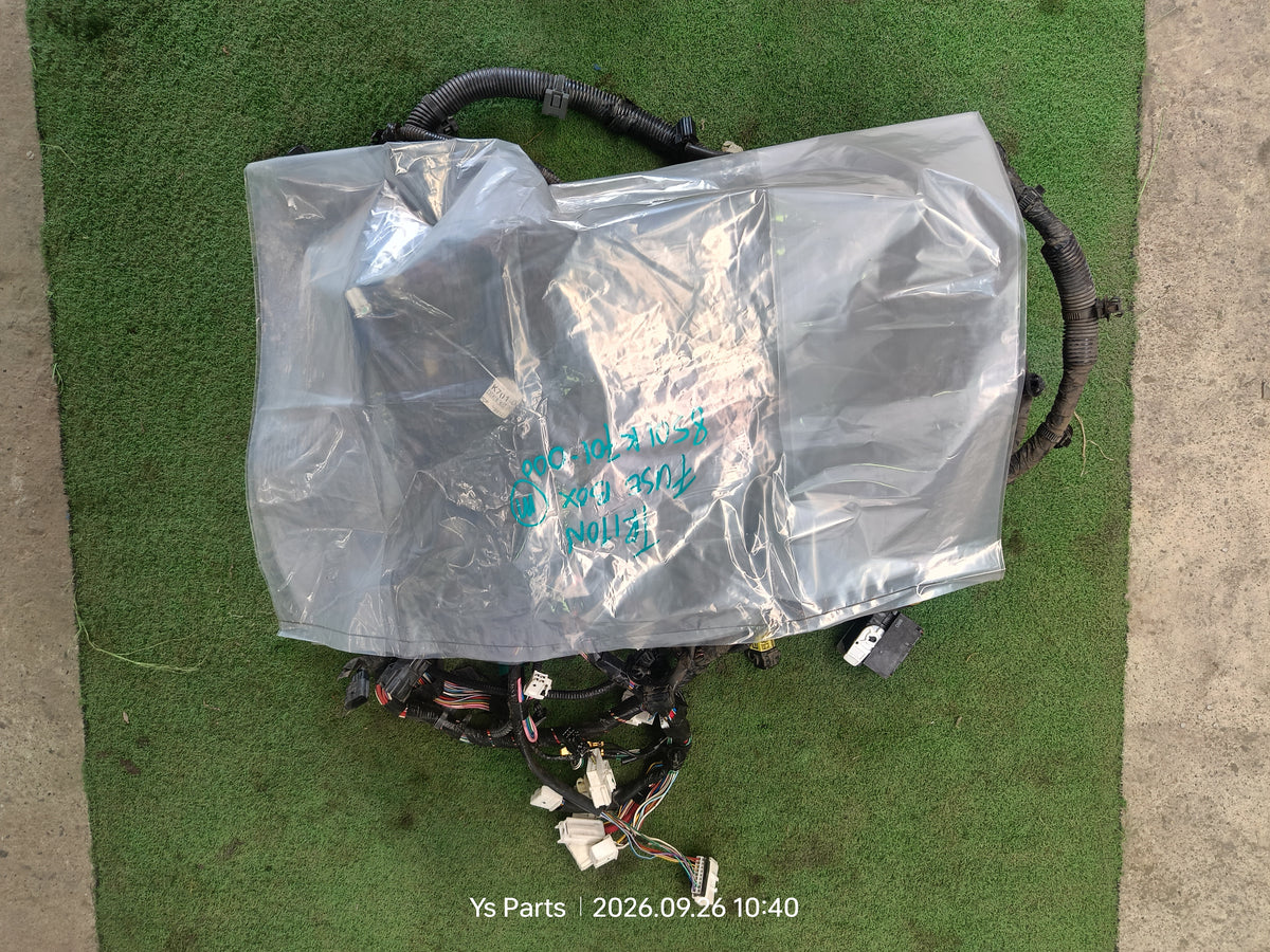 MITSUBISHI TRITON FUSEBOX WIRING MANUAL (8501K701-000)
