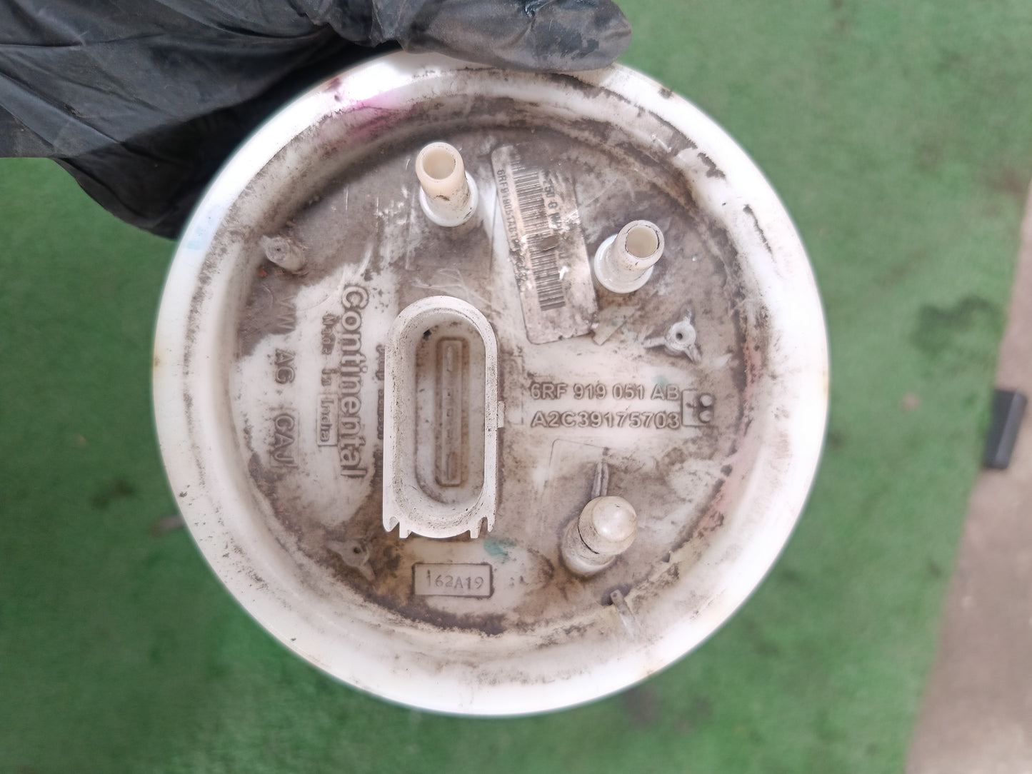 VOLKSWAGEN POLO FUEL PUMP (6RF919051AB)