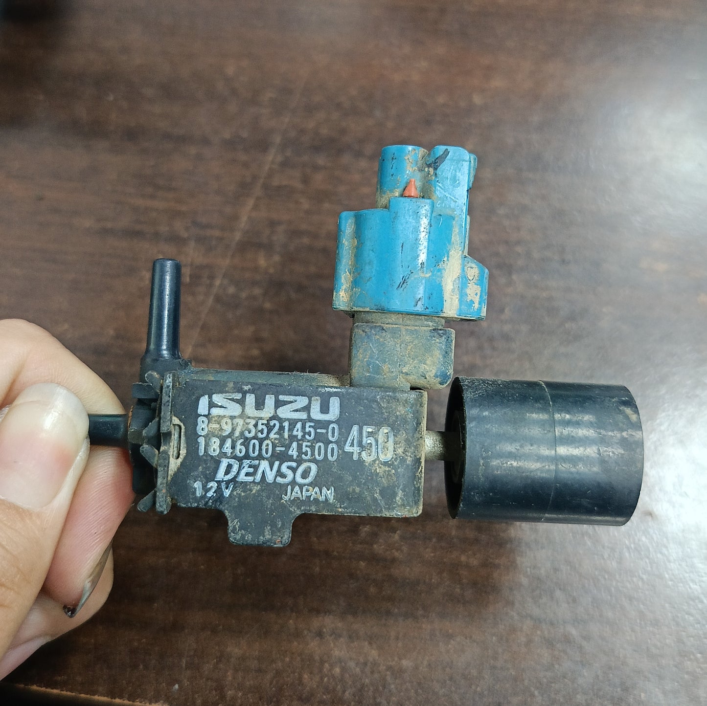 ISUZU D-MAX VALVE VACCUM SWITCH 2PIN 2PIPE (8-97352145-0)