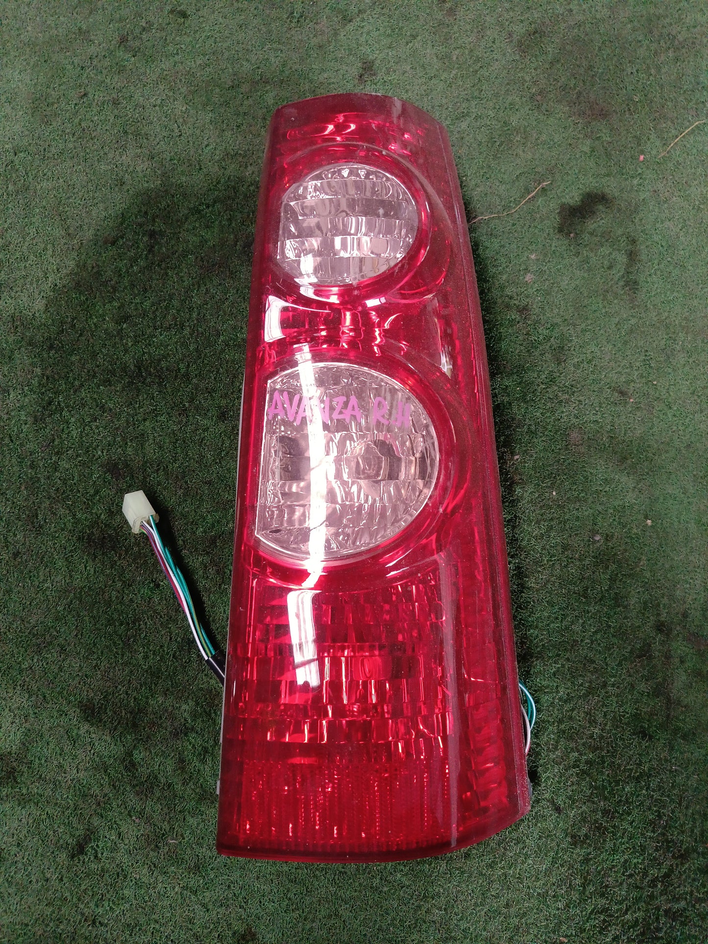 TOYOTA AVANZA TAIL LAMP RH (TL00216)