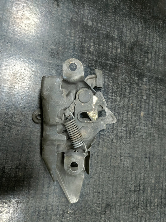 TOYOTA ALTIS 2001 FRONT BONNET LOCK (BL00033)
