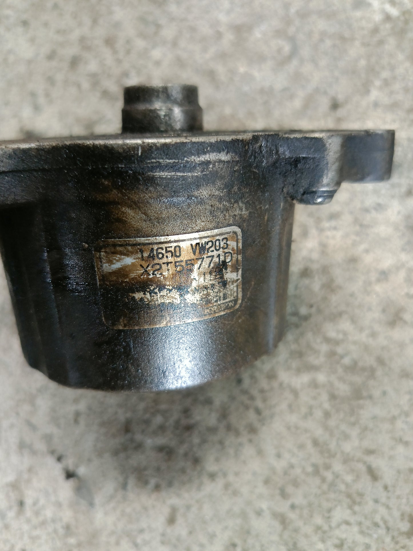 NISSAN URVAN E25 VACUUM PUMP (14650-VW203)