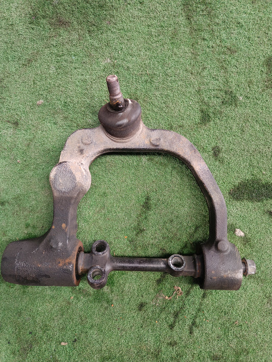 NISSAN URVAN E25 UPPER ARM RH (54528-3XA2H)