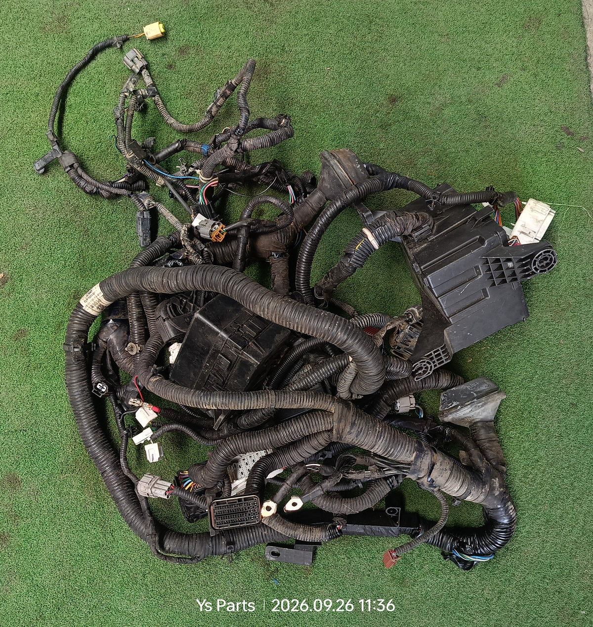 NISSAN NAVARA D40 FUSEBOX WIRING (24012-4KV6E)