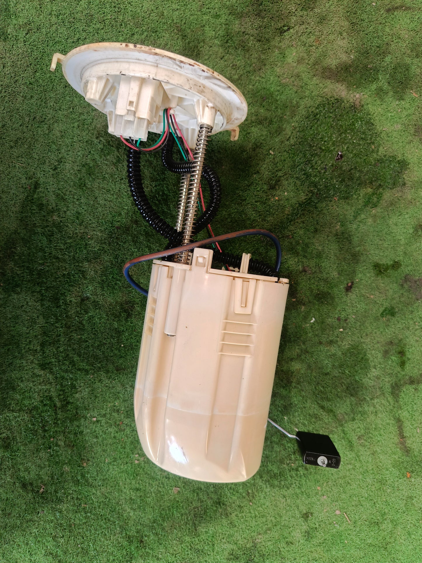 TOYOTA HILUX REVO PICKUP N1 FUEL PUMP (77010-0K200)