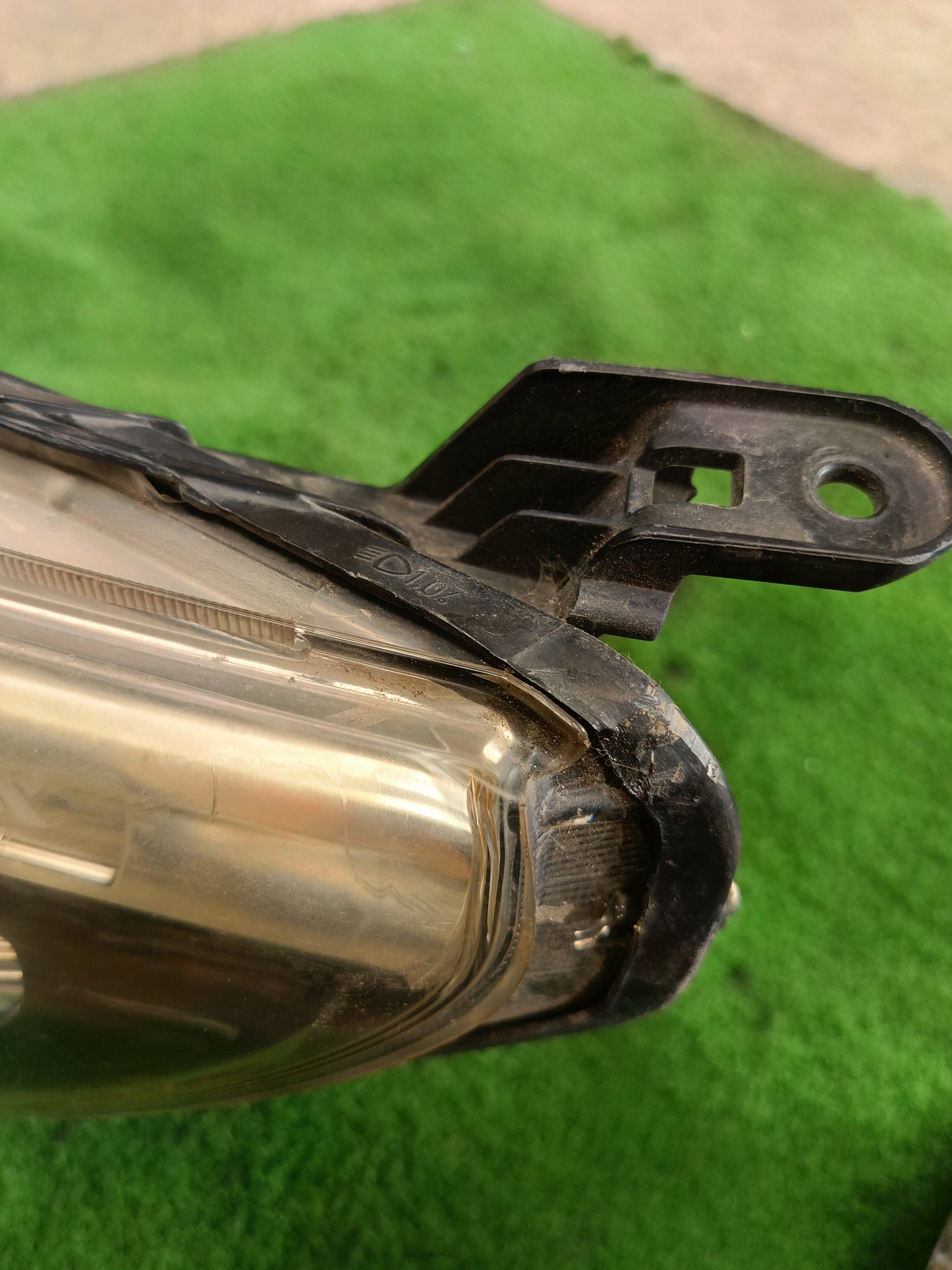 TOYOTA HILUX REVO HEAD LAMP LH (THAI) (HL0126)