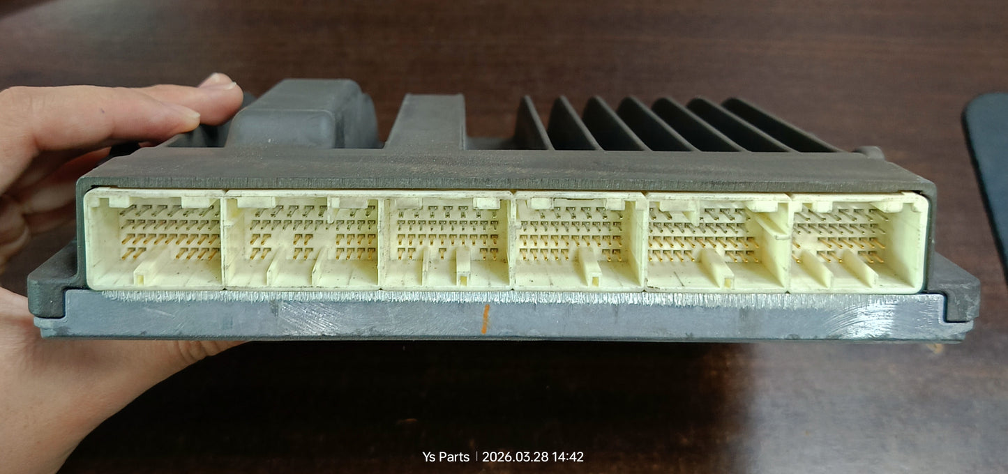 TOYOTA HILUX ENGINE CONTROL UNIT ECU (89661-F0220)