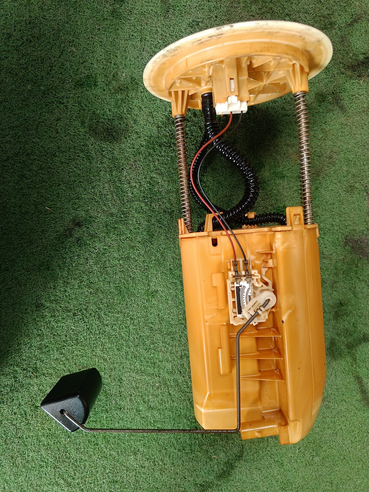 TOYOTA VIGO FUEL PUMP (77010-0K040)