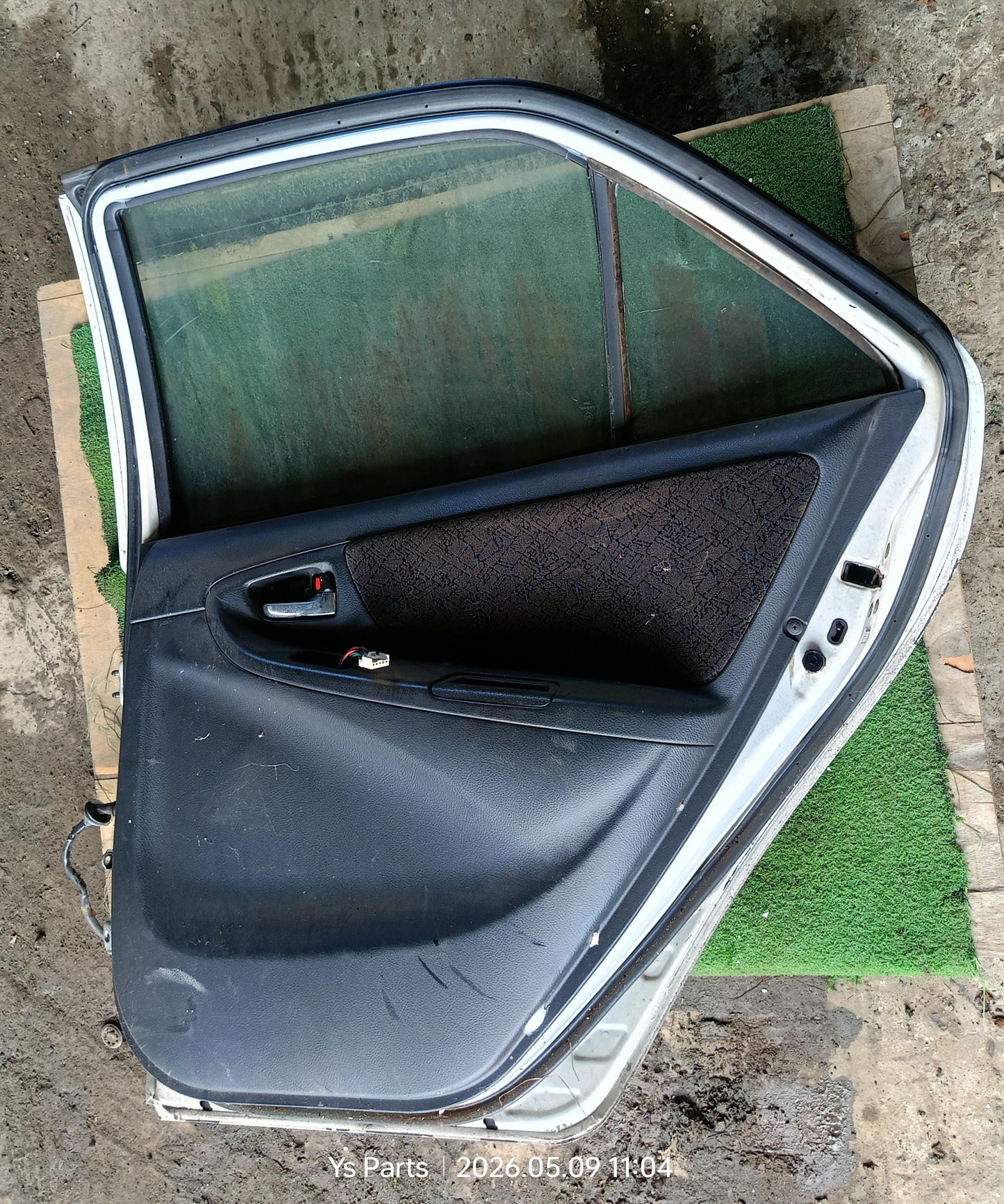 TOYOTA VIOS NCP42 DOOR PANEL RRH COMPLETE WHITE (DP00319)