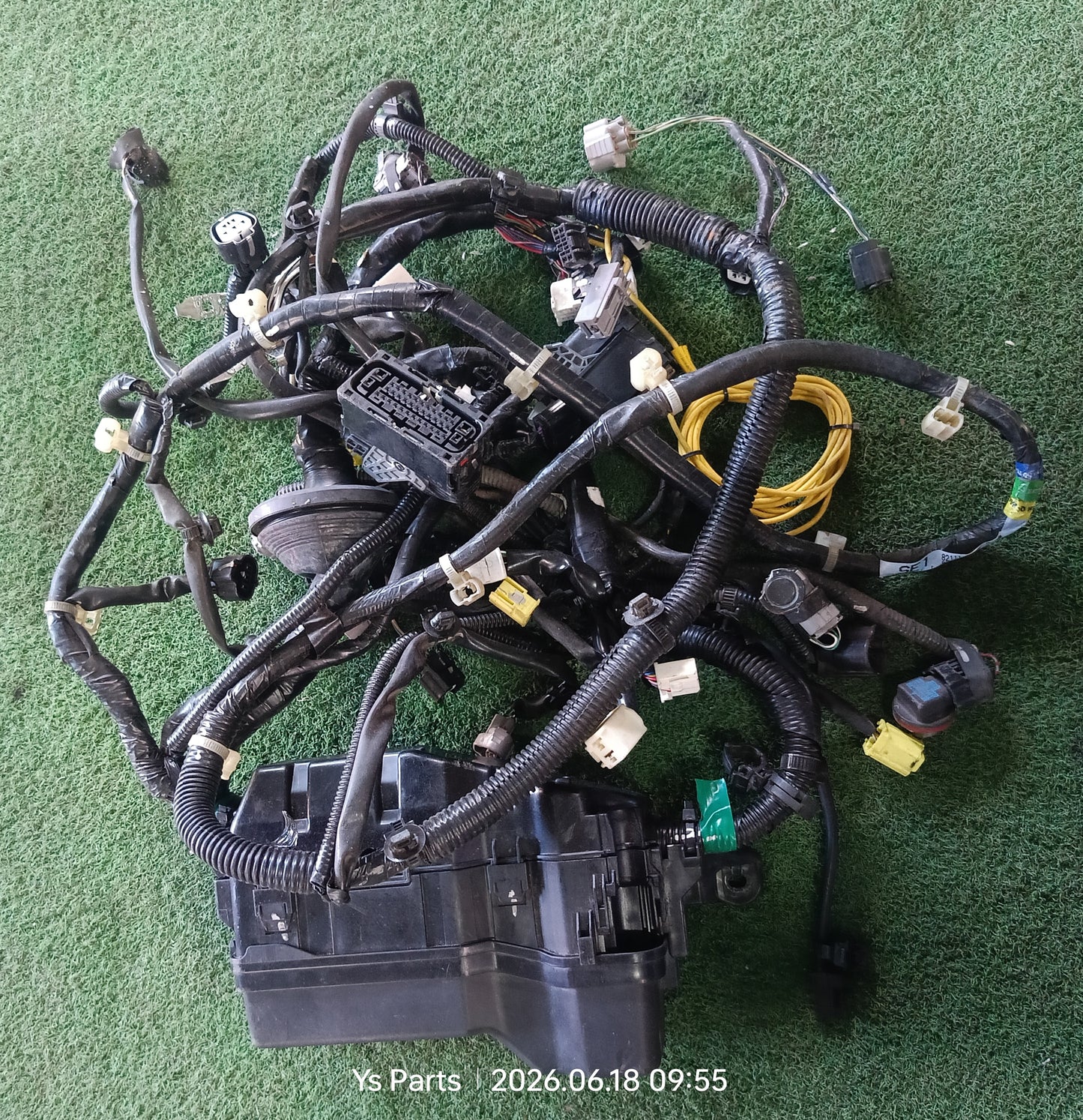 PERODUA ARUZ FUSEBOX WIRING (82111-BY360-M)