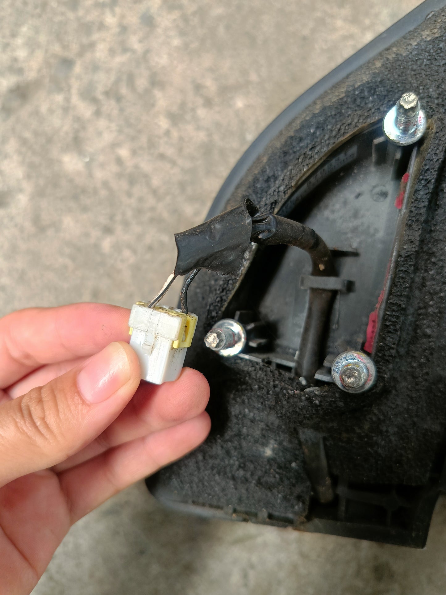 PROTON SAGA FLX SIDE MIRROR 2 WIRE RH BLACK (WITHOUT GLASS) (SM10026)