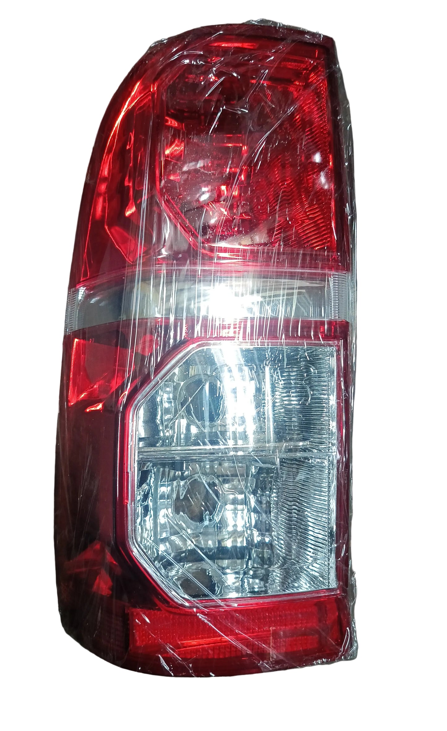 TOYOTA HILUX VIGO (KUN26) 2011 2/4DOOR TAIL LAMP LEFT (NEW) (TYN07J-4036A-LNNX)
