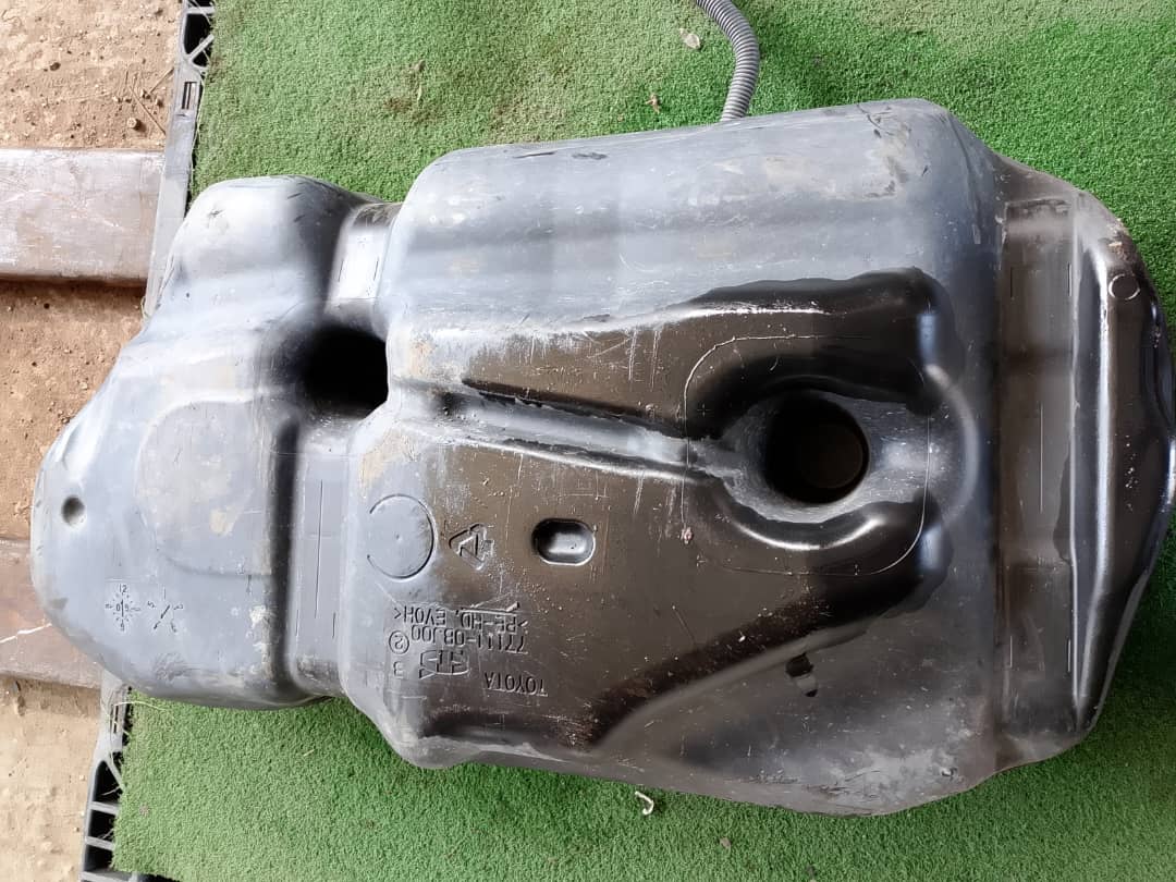 TOYOTA PRIUS FUEL TANK (FT00037)