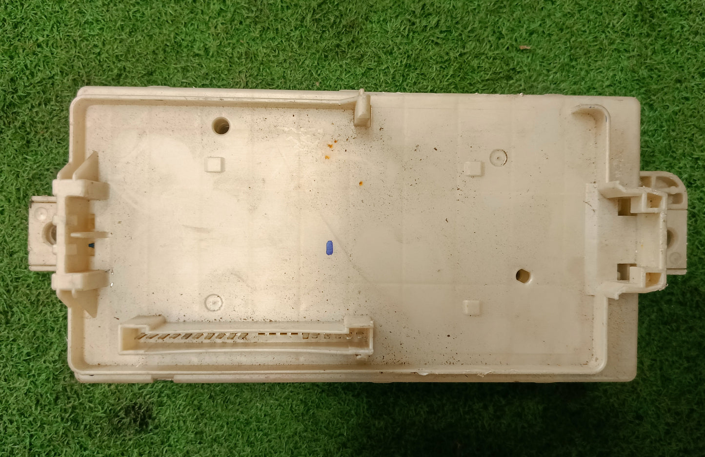 MITSUBISHI MIRAGE FUSE BOX CABIN (FSB0025)