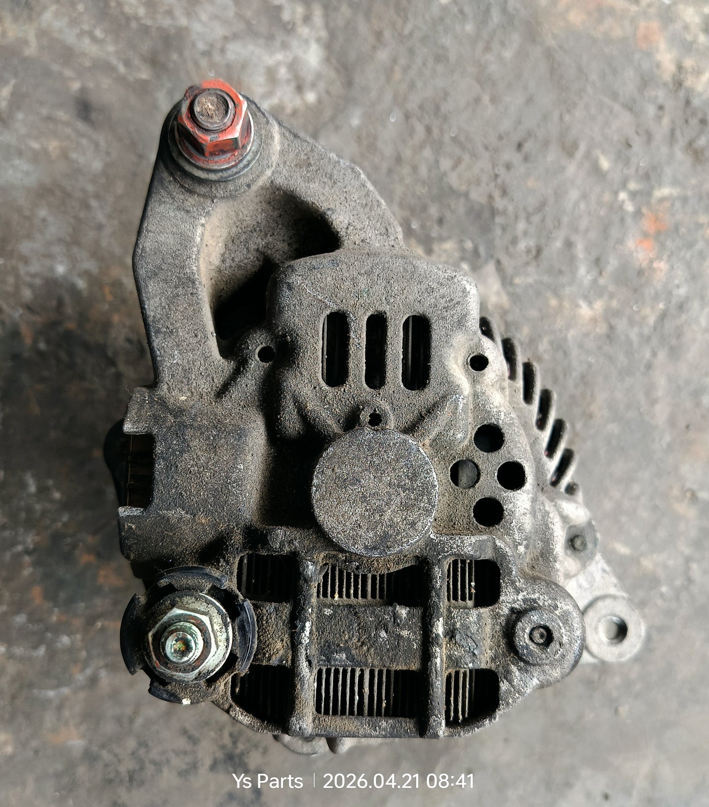 MITSUBISHI TRITON ALTERNATOR (1800A007)