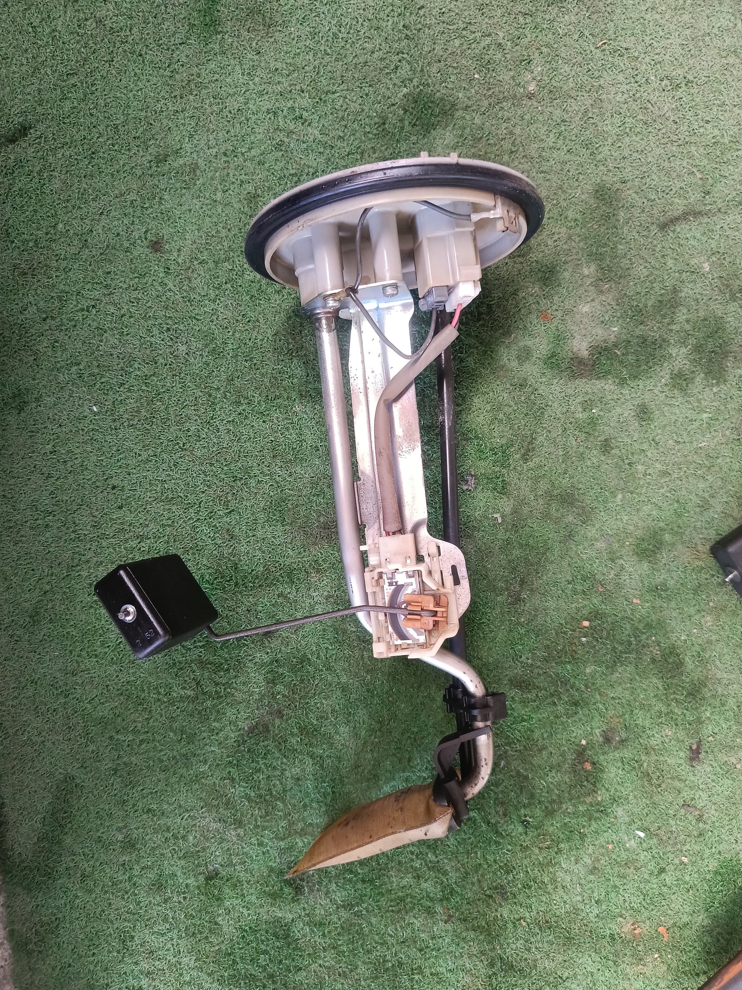 TOYOTA HIACE KDH200 FUEL PUMP (FP00003)
