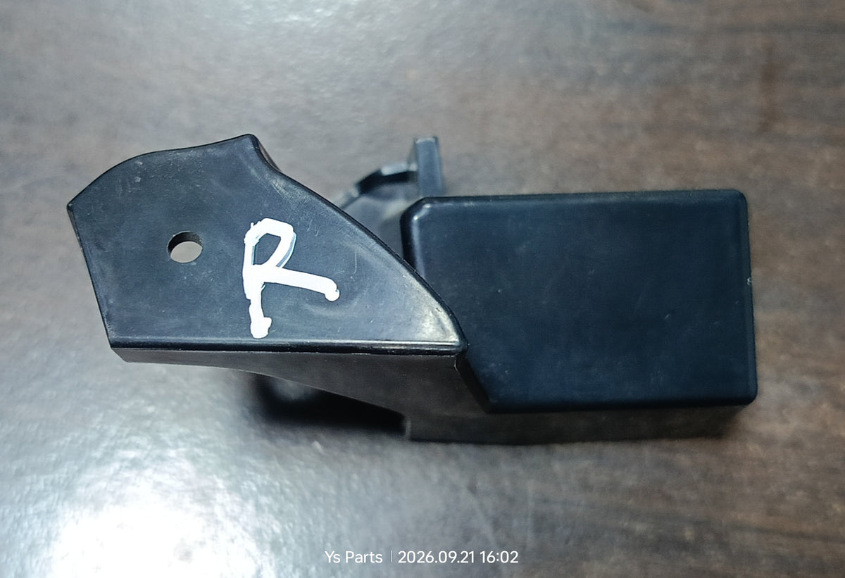 PERODUA BEZZA 2020 HEAD LAMP BRACKET RH (NEW) (HLB001)