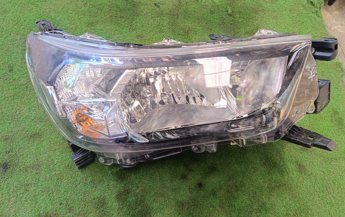 TOYOTA HILUX REVO / ROGUE HEADLAMP RH (NEW) (HL0119)