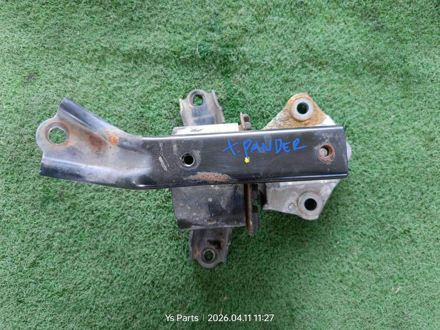 MITSUBISHI XPANDER GEARBOX MOUNTING (EM0076)