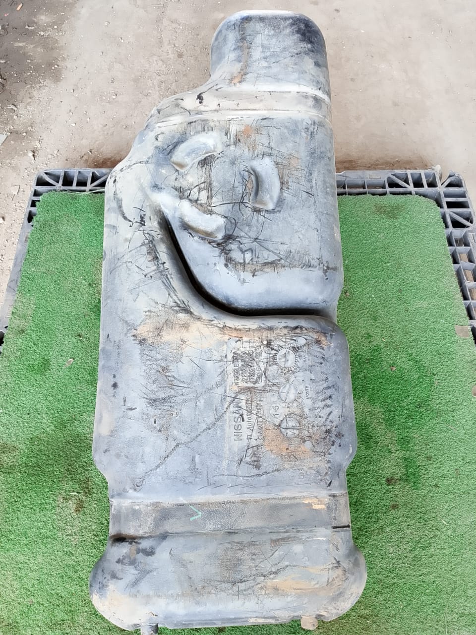 NISSAN NAVARA NP300 FUEL TANK (FT00003)