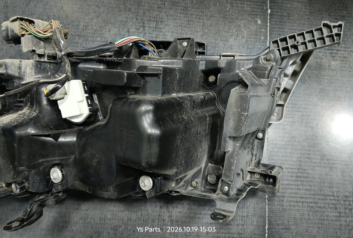 TOYOTA LAND CRUISSER L200 HEAD LAMP RH (HL0150)