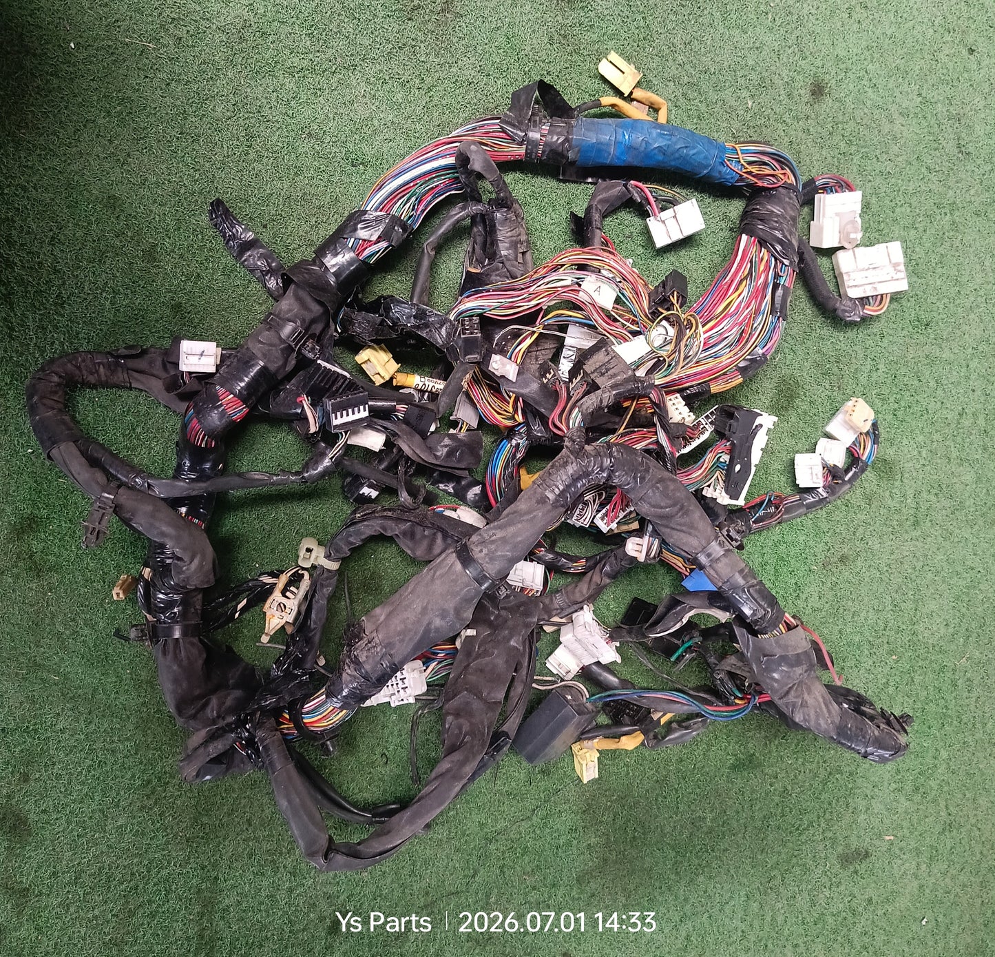 TOYOTA HIACE FUSEBOX WIRING (82141-2656)