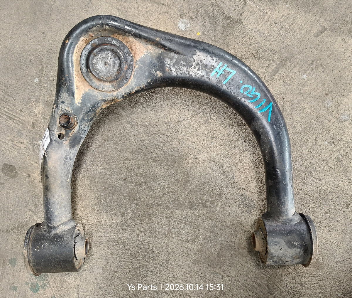 TOYOTA HILUX VIGO UPPER ARM LH (UA004)