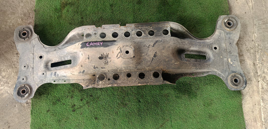 TOYOTA CAMRY ACV30 CROSSMEMBER (CMB038)