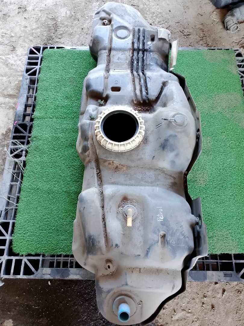 TOYOTA FORTUNER PETROL FUEL TANK (FT00030)