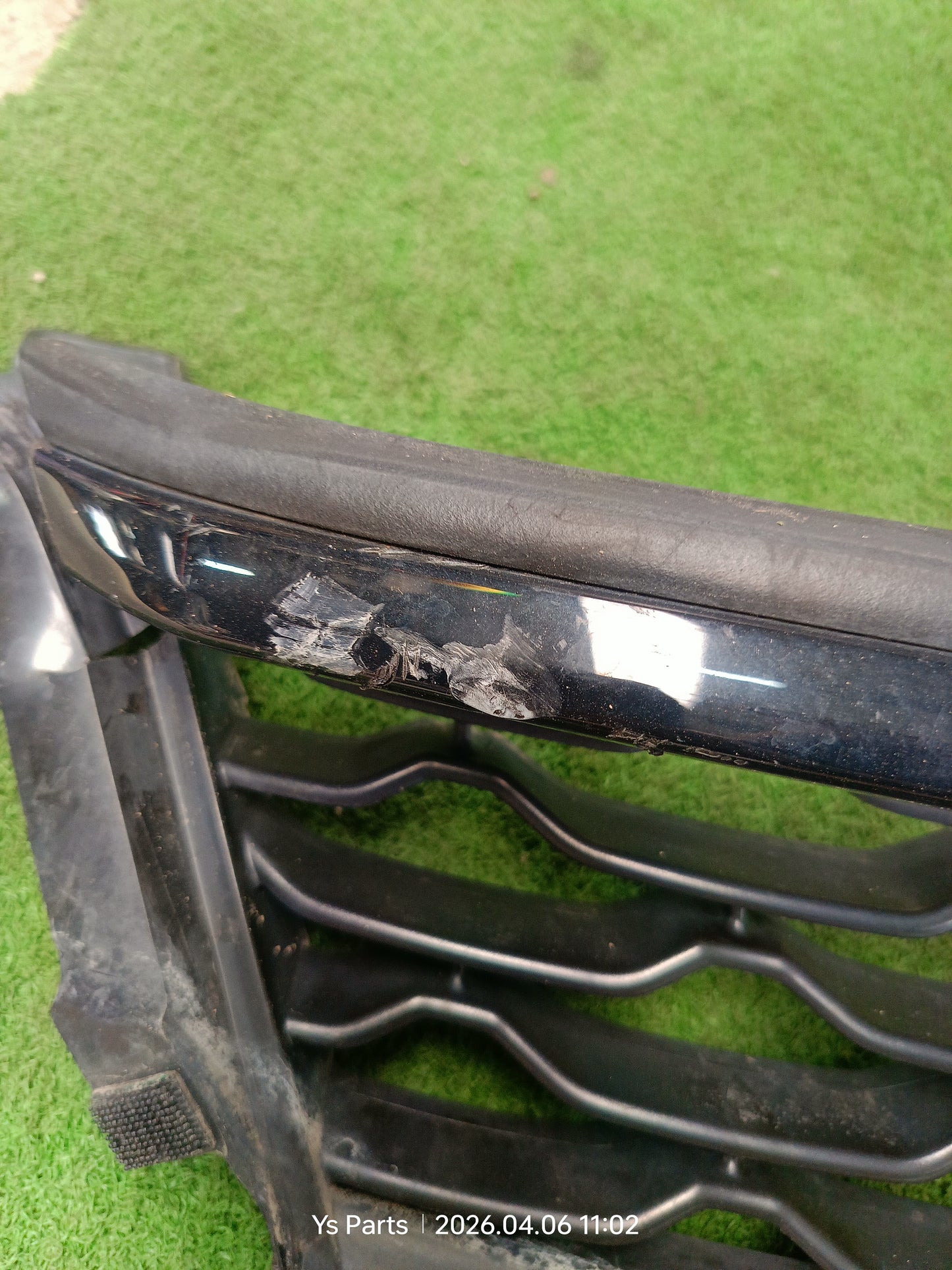 TOYOTA FORTUNER FRONT GRILLE (T00038)