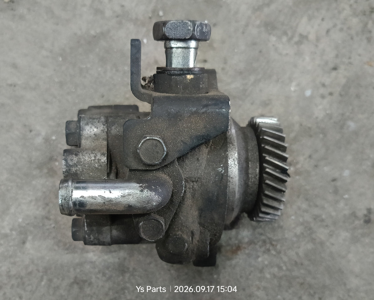 NISSAN URVAN E25 STEERING PUMP (SP0042)