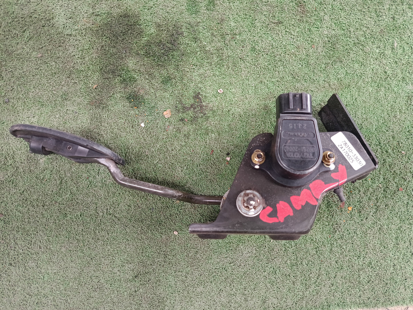 TOYOTA CAMRY PEDAL SENSOR (78010-33030)