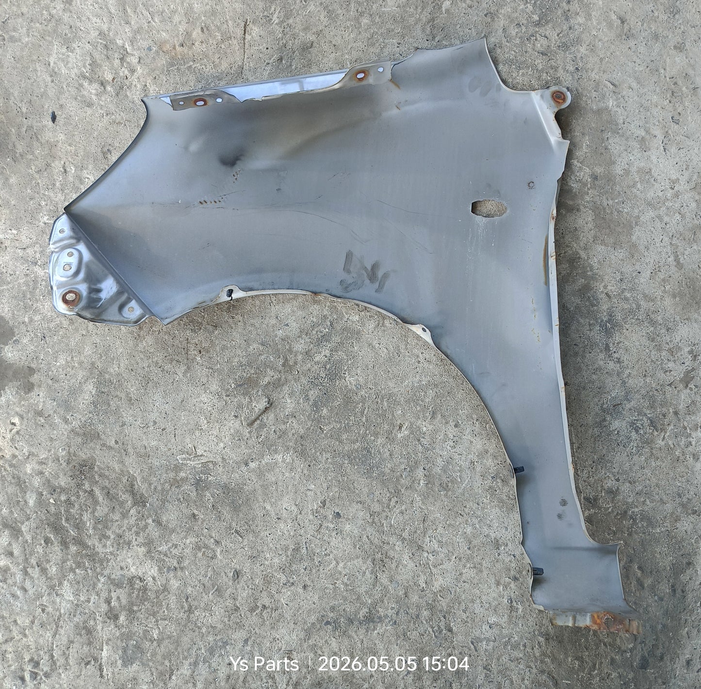 PERODUA KANCIL FRONT FENDER WITH HOLE RH SILVER (FFWH095)